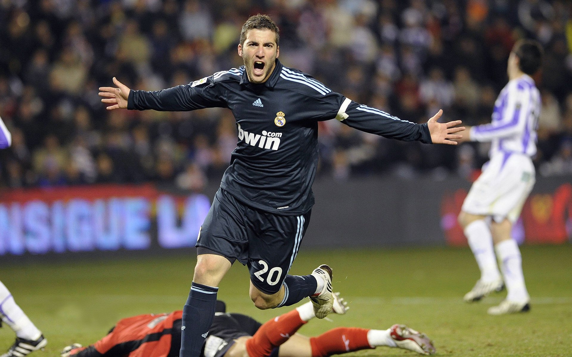 “沙漠来的队伍怎么在雪地这么猛？”全网热议塞内加尔