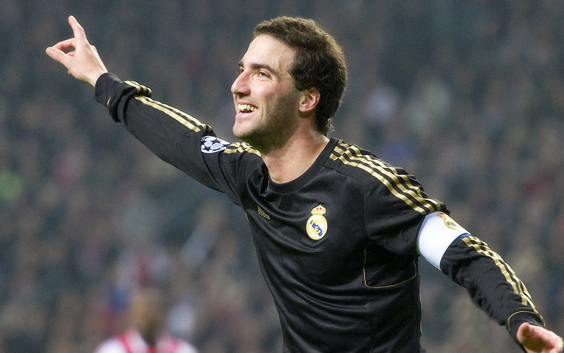 河南建业客场遭遇失利,战绩持续下滑,河南建业2021年新主场